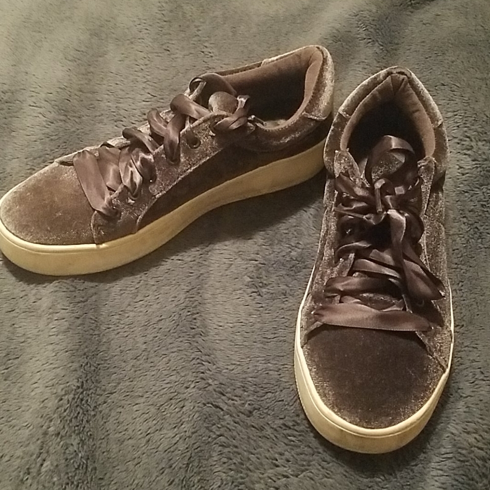 Big buddha tennis shoes